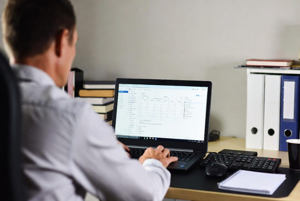 online earning without skills virtual assistant work from home